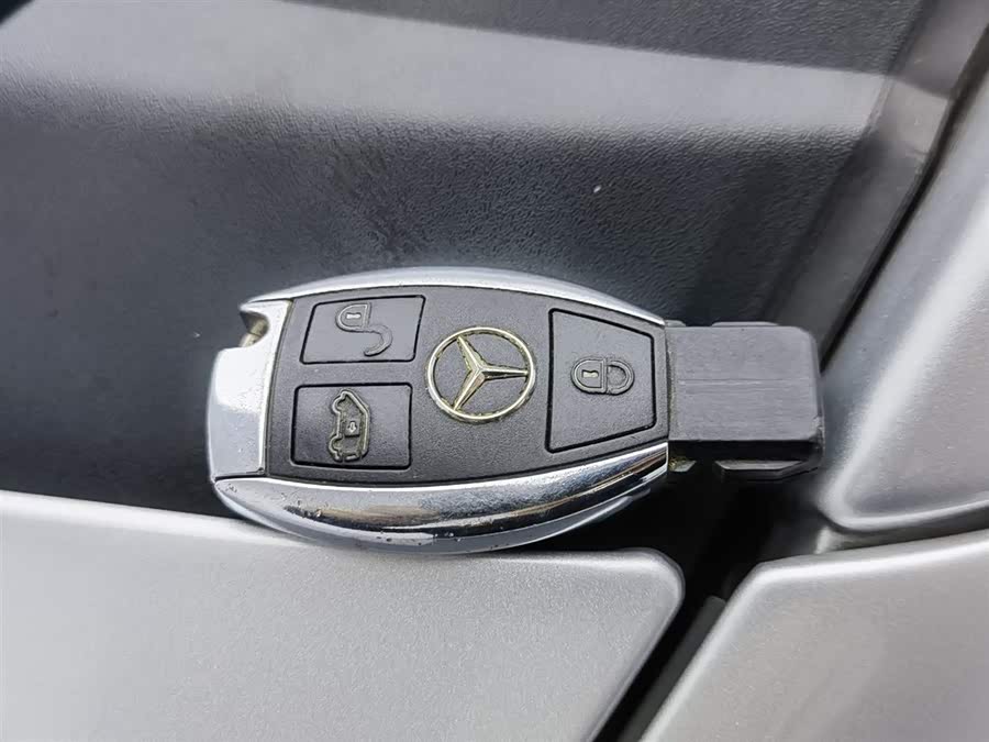 奔驰 唯雅诺 2013 汽车图片 #20