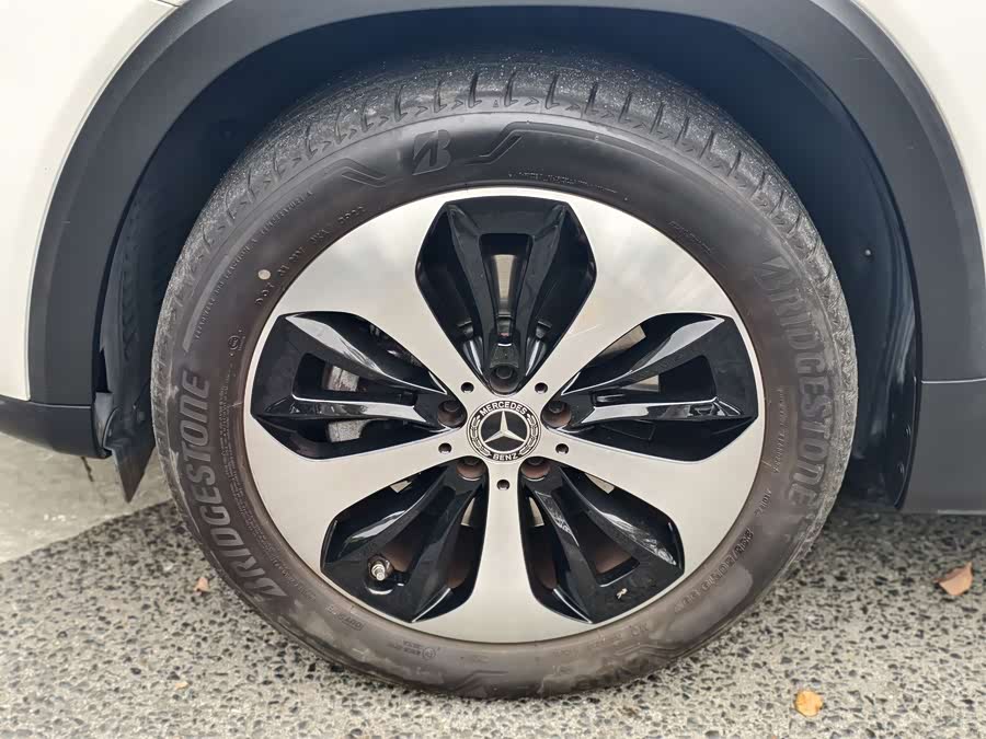 Mercedes-Benz GLB Class 2023 car image #20