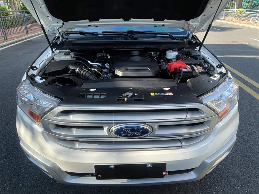 Ford Everest 2017 immagine di auto #20