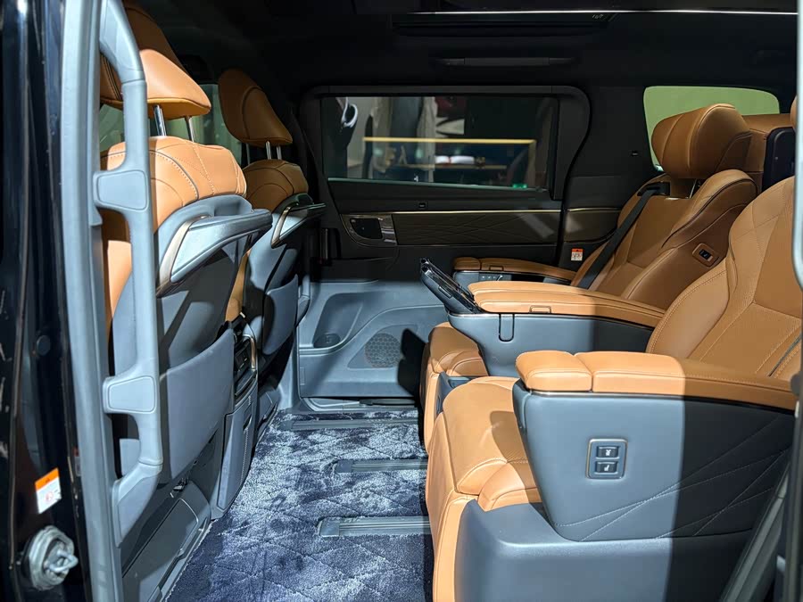 丰田 威尔法 2023 汽车图片 #20