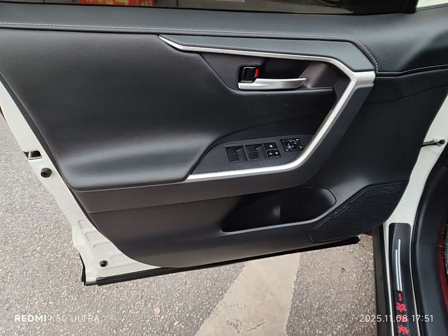 Toyota RAV4 2020 car image #20