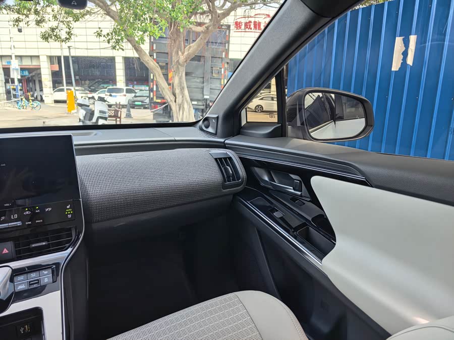 Toyota bZ4X 2022 immagine di auto #20