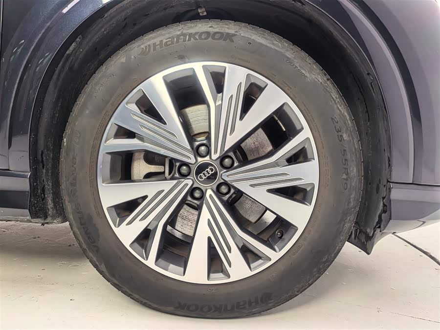 Audi Q4 e-tron 2024 immagine di auto #20