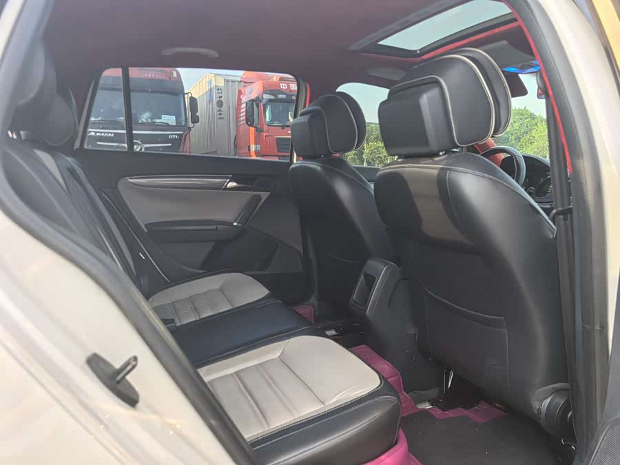 Volkswagen Cross Lavida 2014 immagine di auto #20