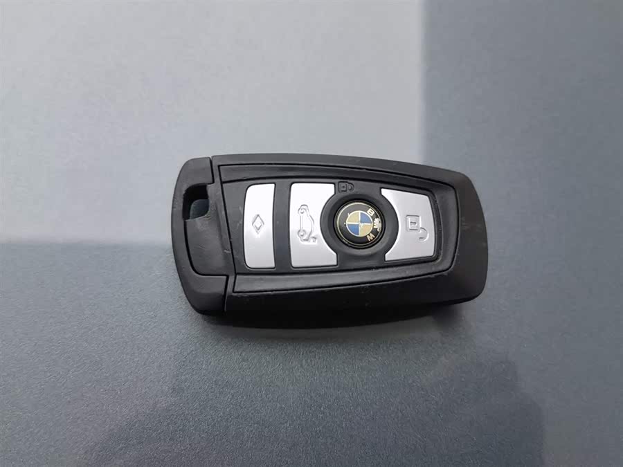 BMW 5 Series GT 2013 immagine di auto #20