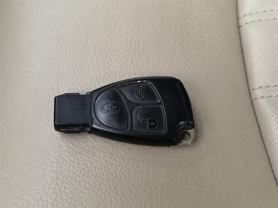 奔驰 唯雅诺 2010 汽车图片 #20