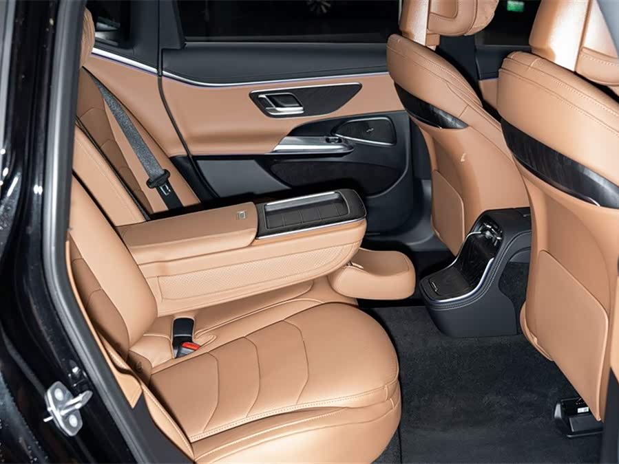 Mercedes-Benz E Class New Energy 2025 car image #20