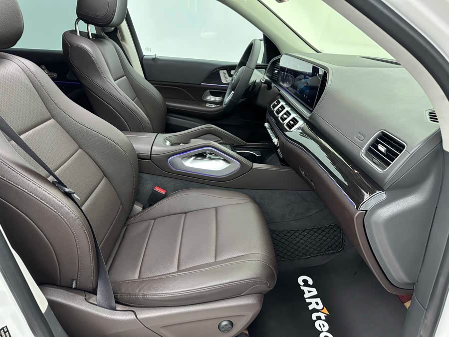 Mercedes-Benz GLS Class 2019 car image #20