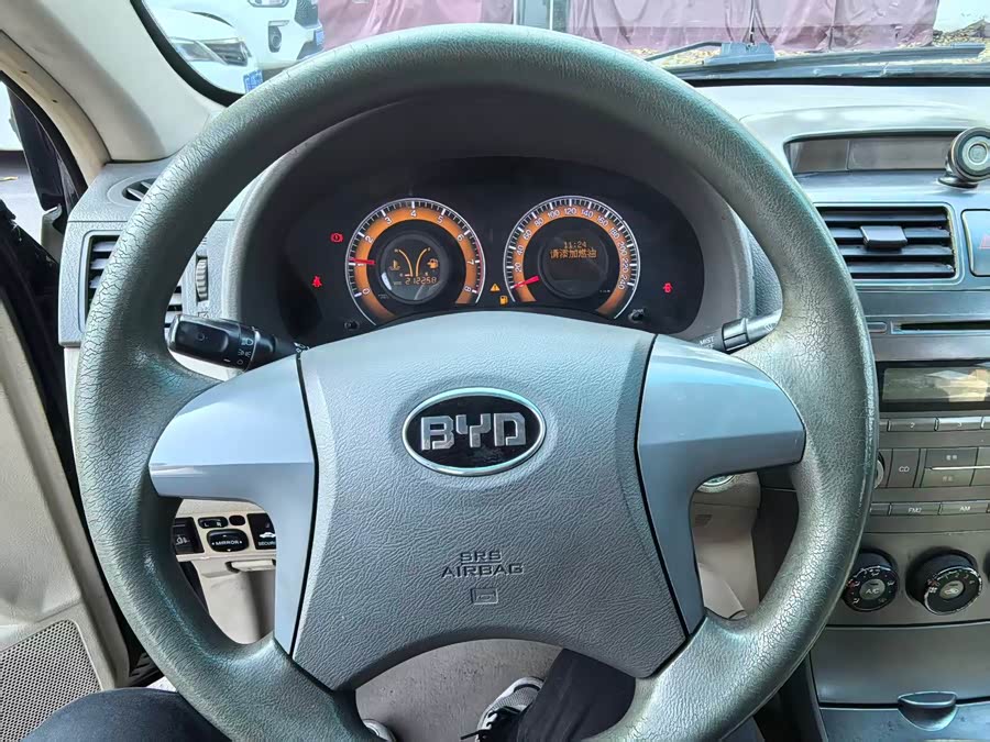 BYD L3 2012 immagine di auto #20
