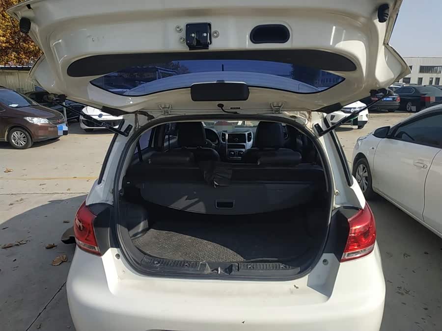 Great Wall M4 2013 صورة سيارة #20