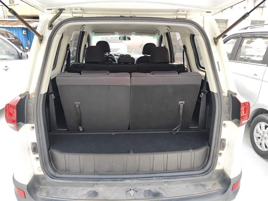 SWM X3 2019 صورة سيارة #20