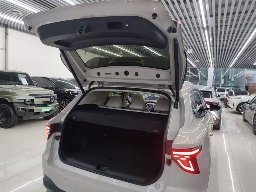 MG ES5 2024 car image #20