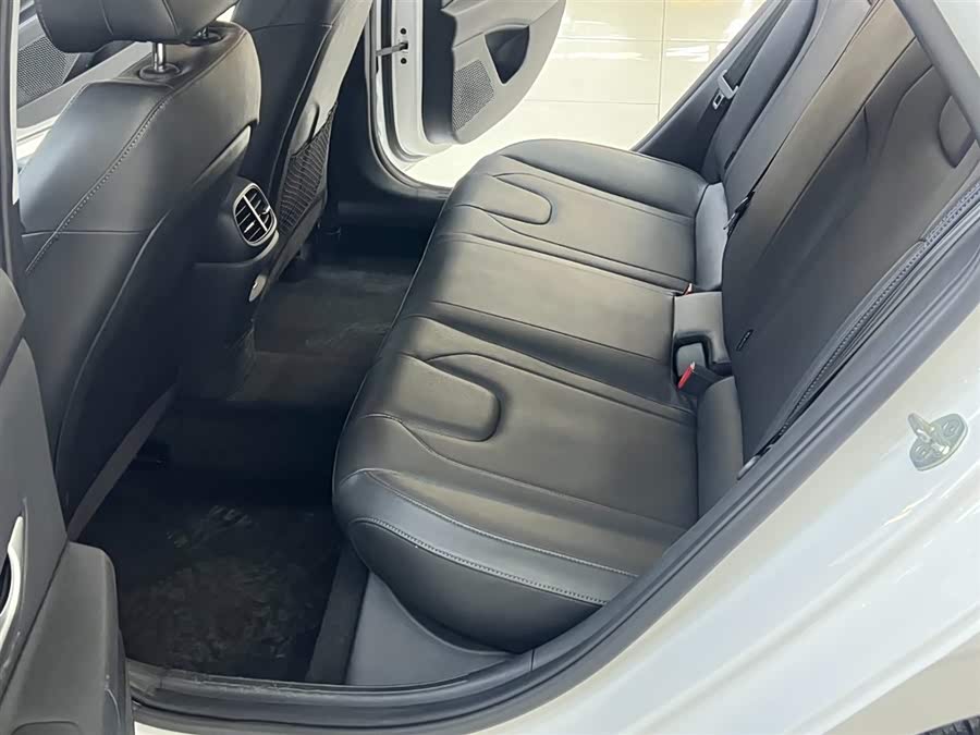 Hyundai Elantra 2023 imagen de coche #20