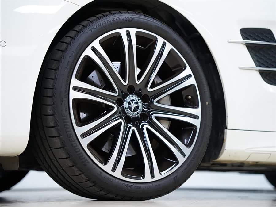 Mercedes-Benz SL Class 2017 car image #20