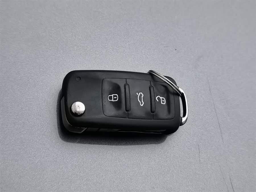 Skoda Rapid 2017 car image #20
