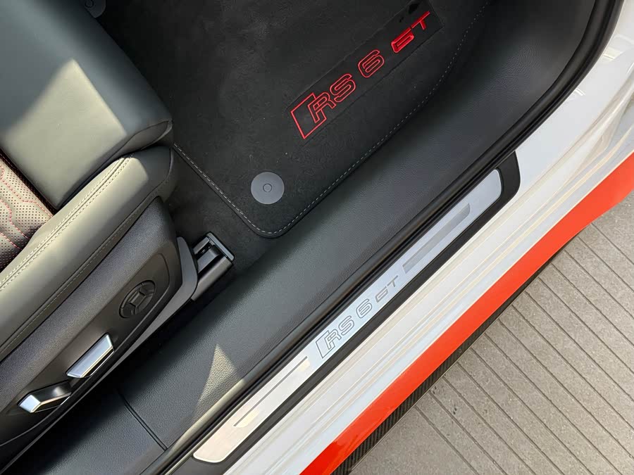 Audi RS 6 2025 car image #20