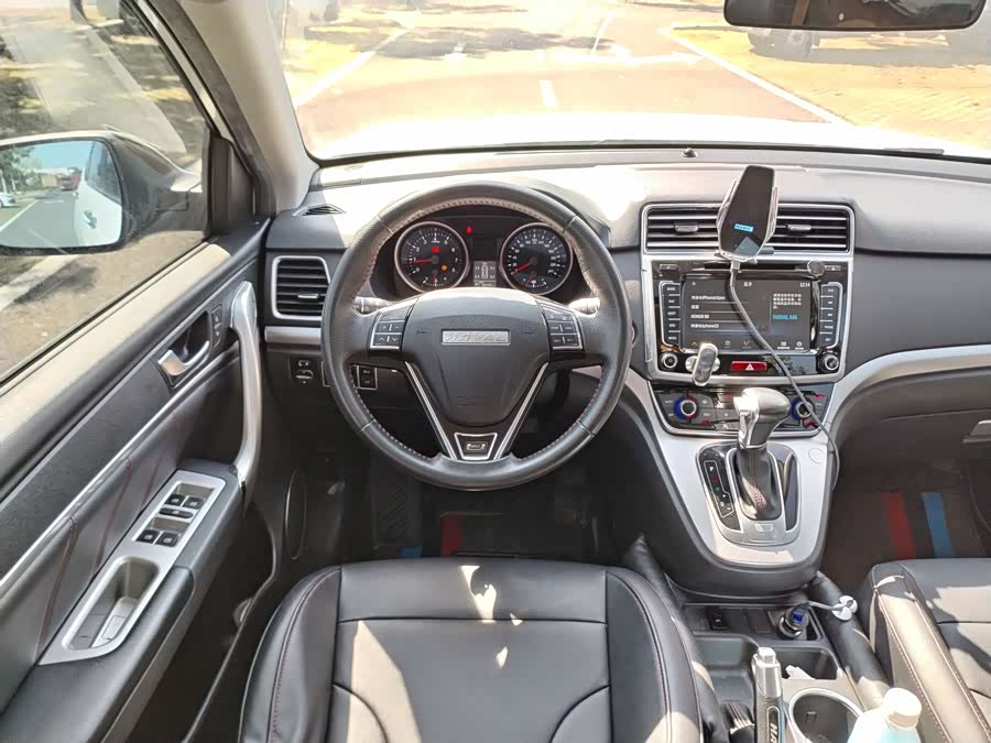 Haval M6 2017 car image #20