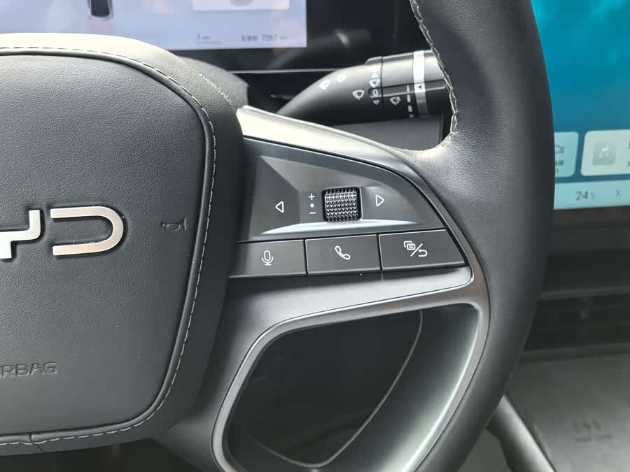 BYD Seal 2025 car image #20