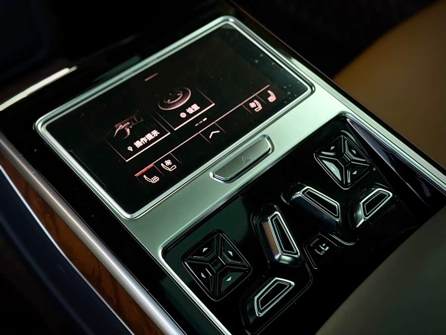 Audi A8 2019 car image #20