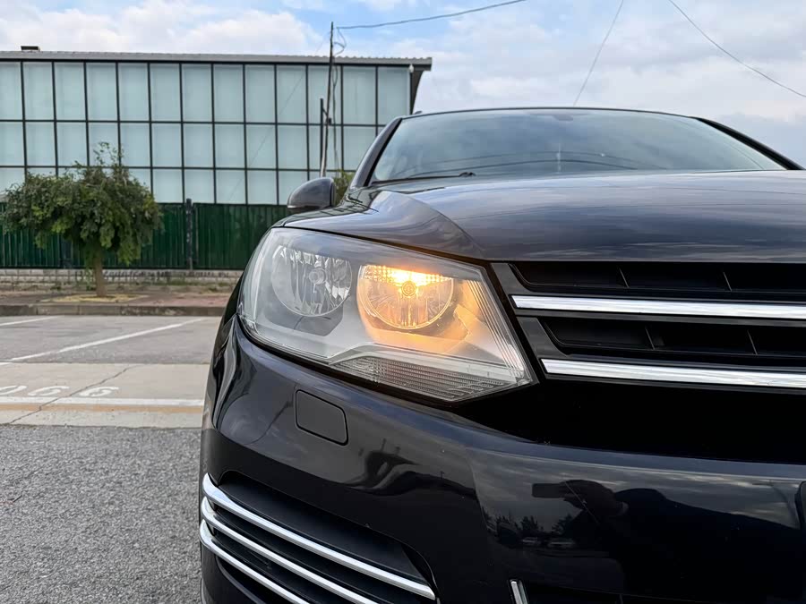 Volkswagen Touareg 2012 car image #20