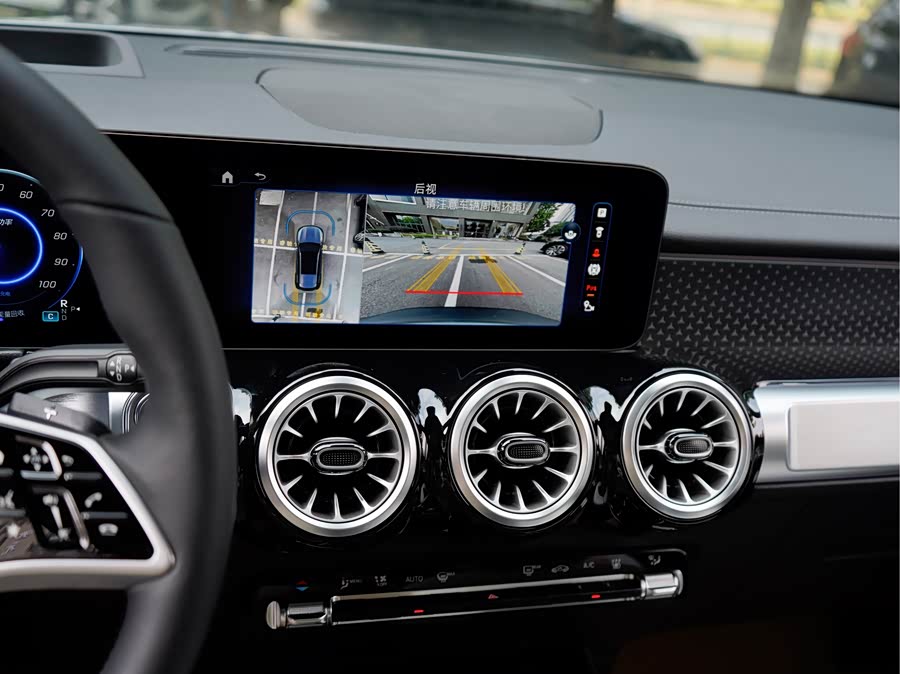 Mercedes-Benz EQB Class 2025 car image #20