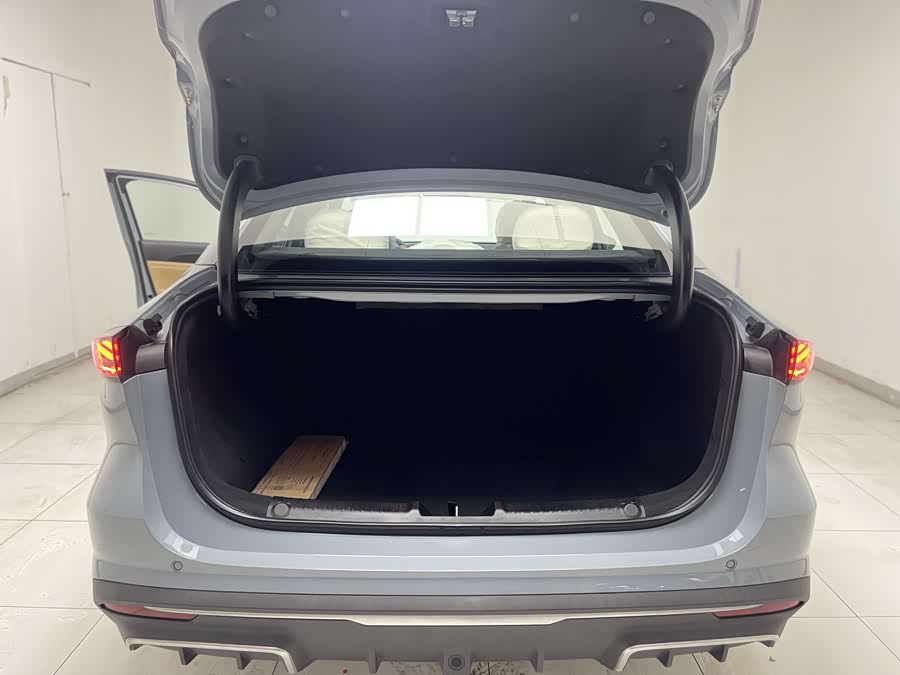 GEELY 2025 car image #20