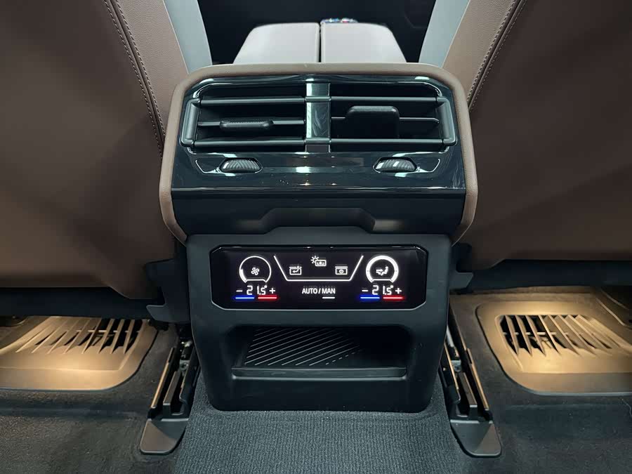 BMW 5 Series 2023 car image #20