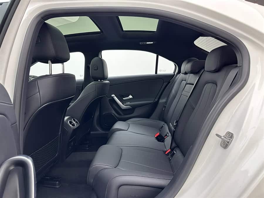Mercedes-Benz A Class 2024 immagine di auto #20