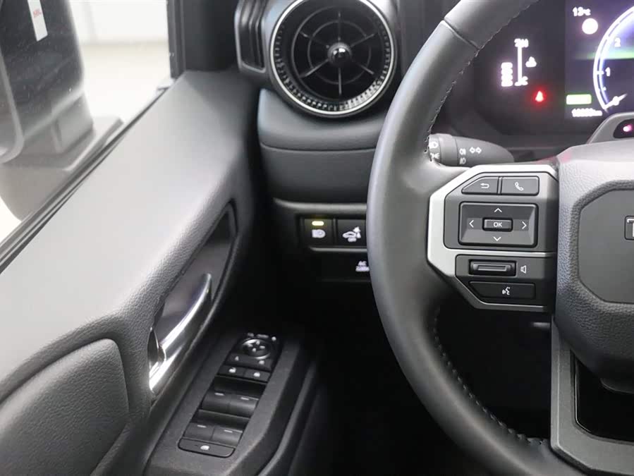 丰田 普拉多 2025 汽车图片 #20