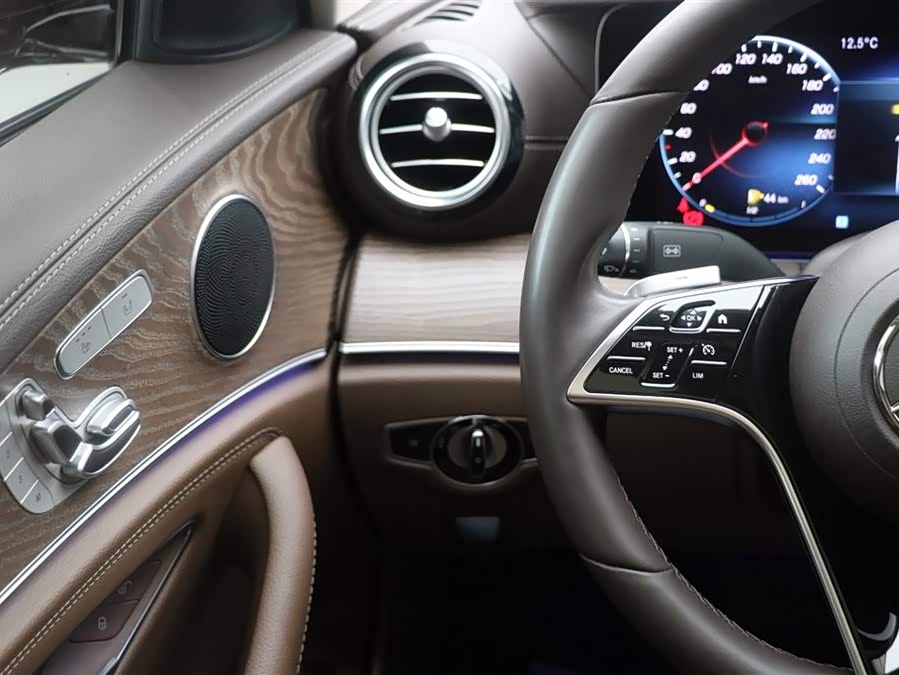 Mercedes-Benz E Class 2021 صورة سيارة #20