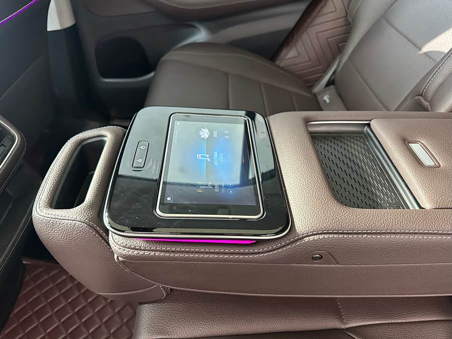 Mercedes-Benz GLE Class New Energy 2022 car image #20