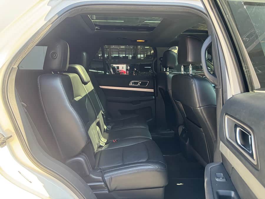 Ford Explorer (Imported) 2016 car image #20