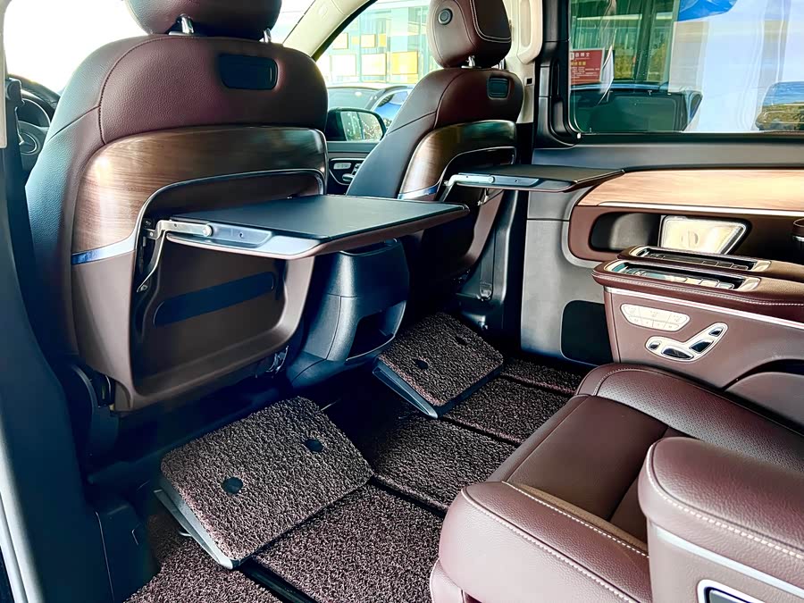 Mercedes-Benz V Class 2023 immagine di auto #20