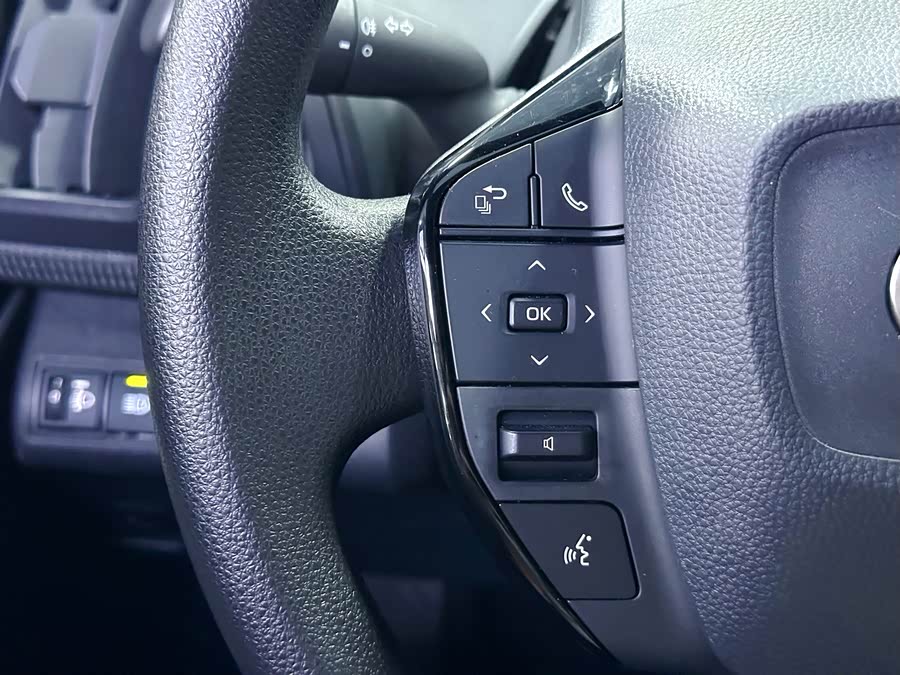 Toyota bZ4X 2023 immagine di auto #20