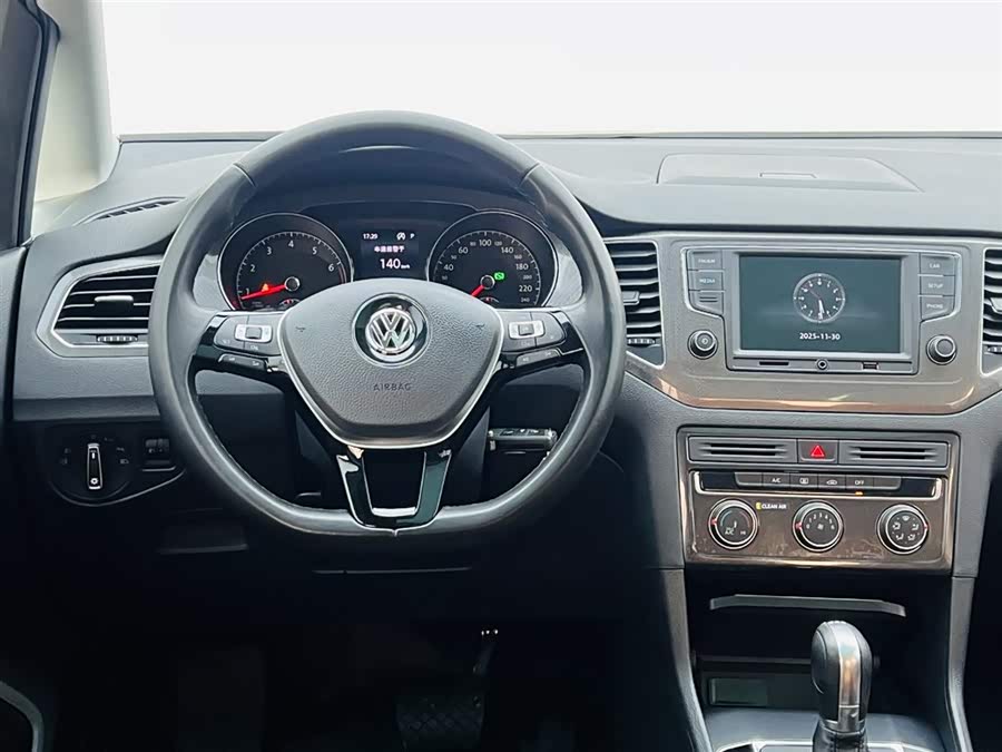 Volkswagen Golf Sportsvan 2017 car image #20