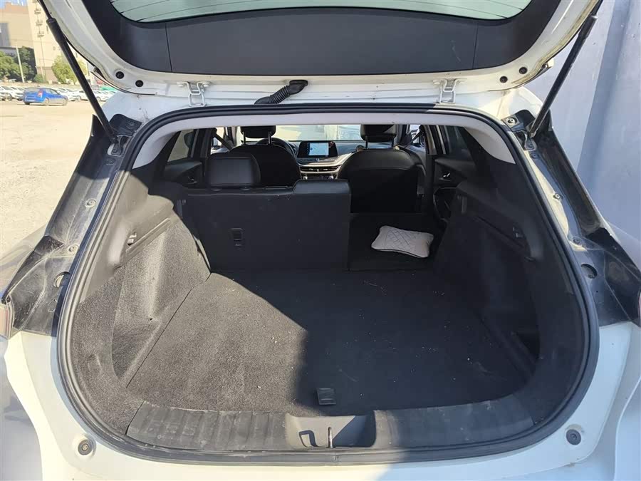 Chevrolet Charm 2023 car image #20