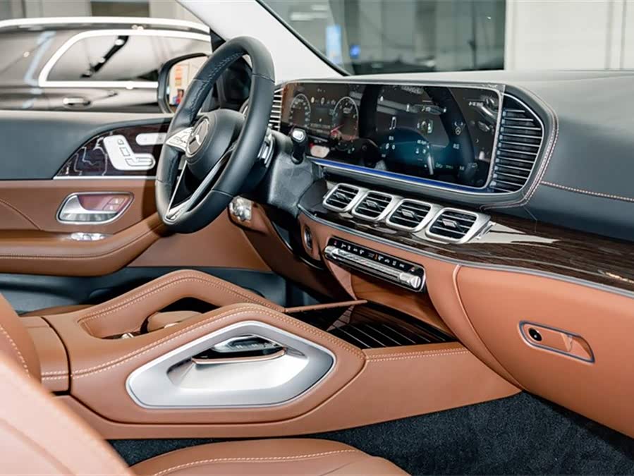 Mercedes-Benz GLE Class 2025 car image #20