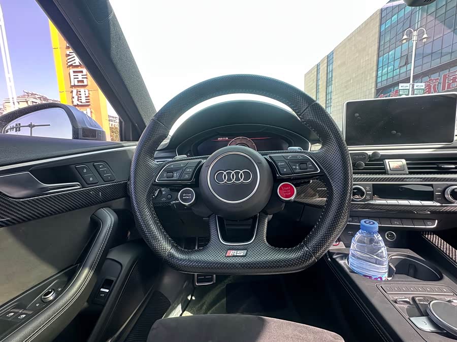 Audi RS 4 2019 car image #20