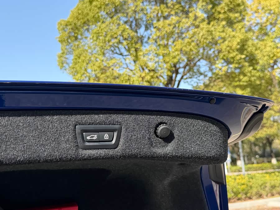 BMW M5 2018 car image #20