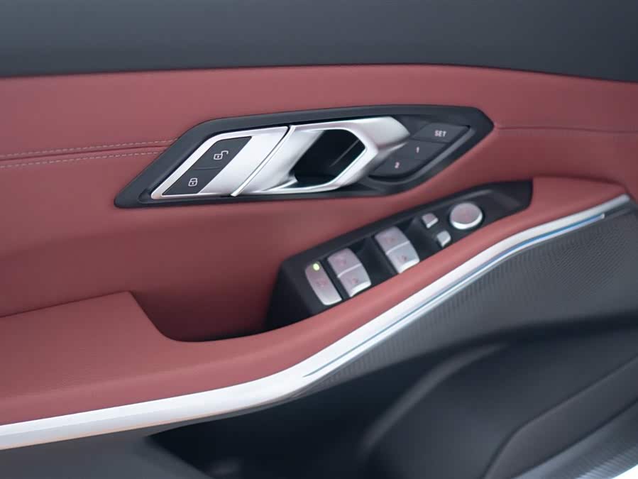 BMW i3 2025 car image #20
