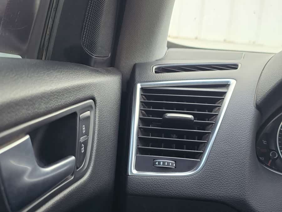 Audi Q5 2015 car image #20