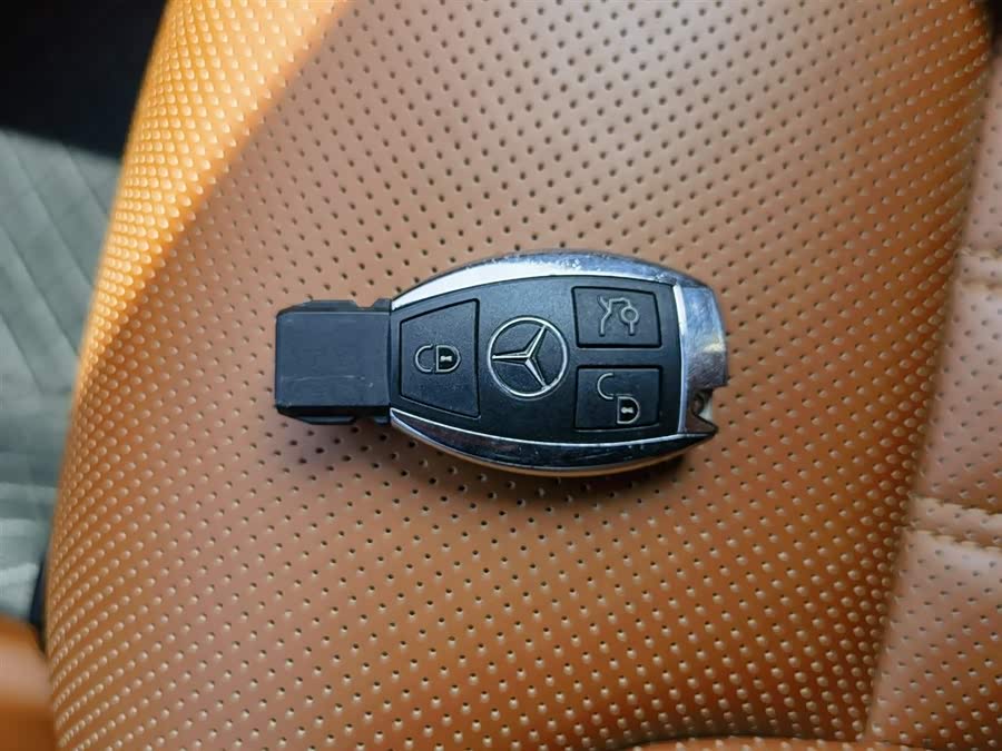 Mercedes-Benz GL Class 2012 car image #20