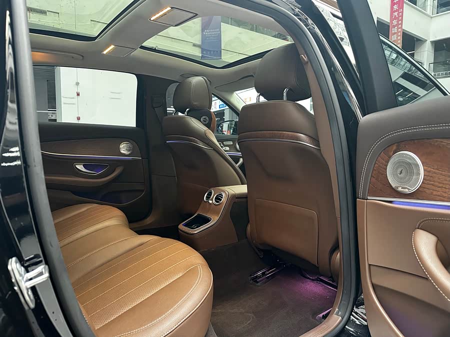 Mercedes-Benz E Class 2023 car image #20