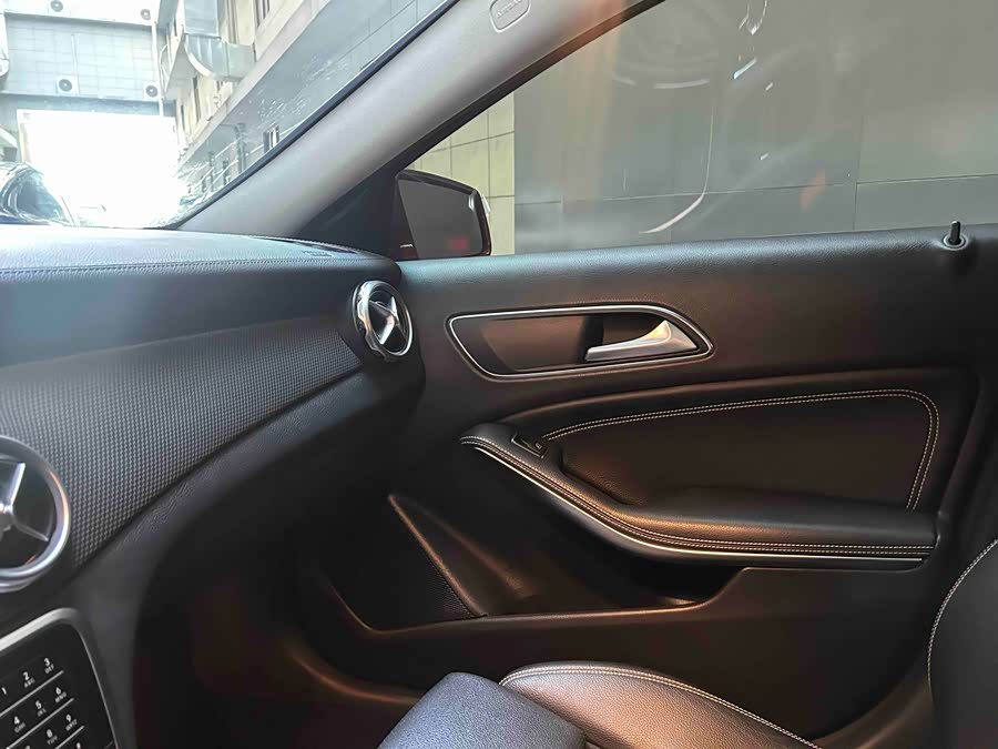 Mercedes-Benz GLA Class 2019 #20 Mercedes-Benz GLA Class 2019 car image #20