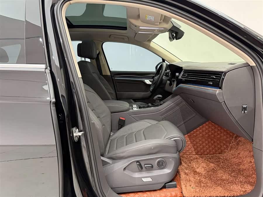 Volkswagen Touareg 2023 immagine di auto #20