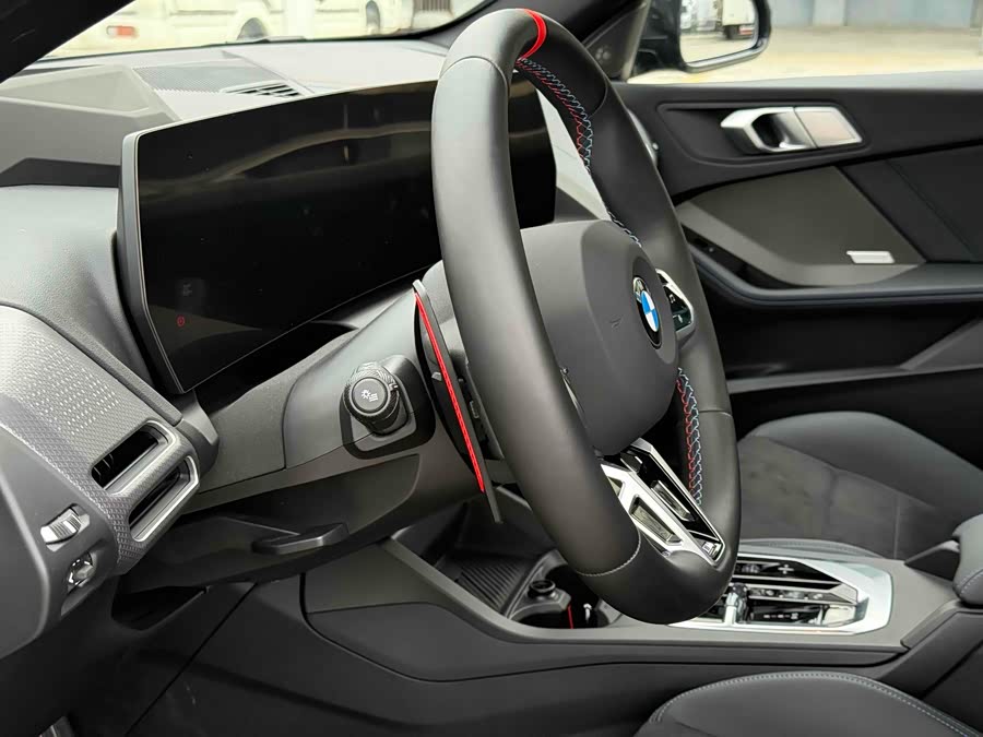 BMW M235L 2025 car image #20