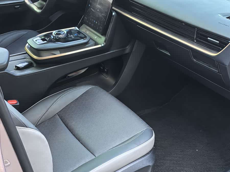 Toyota bZ3 2023 immagine di auto #20