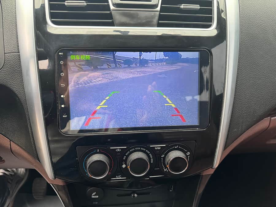 Forthing SX6 2017 car image #20