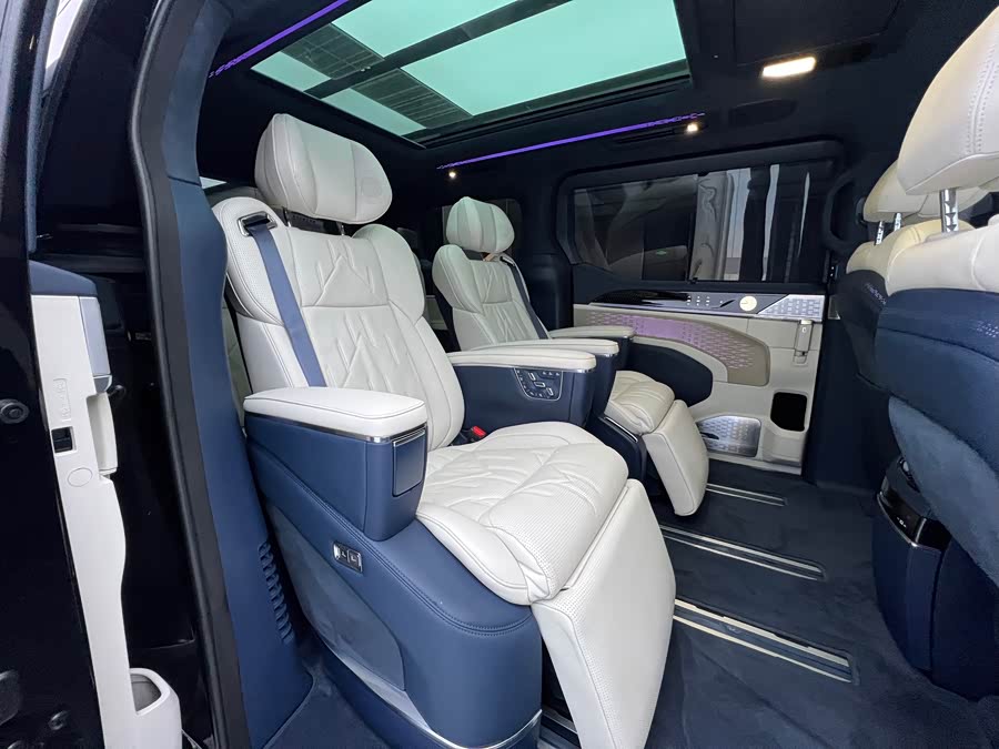 Zeekr 009 2024 imagen de coche #20