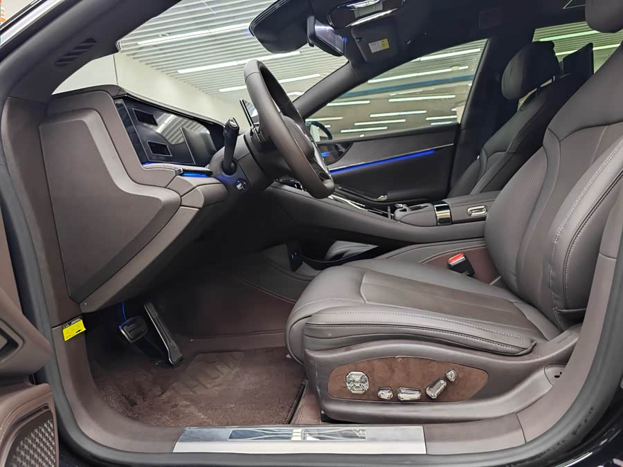 Denza Z9 2024 #20 Denza Z9 2024 car image #20